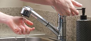 6 Common Pull-Out Kitchen Faucet Problems | DoItYourself.com