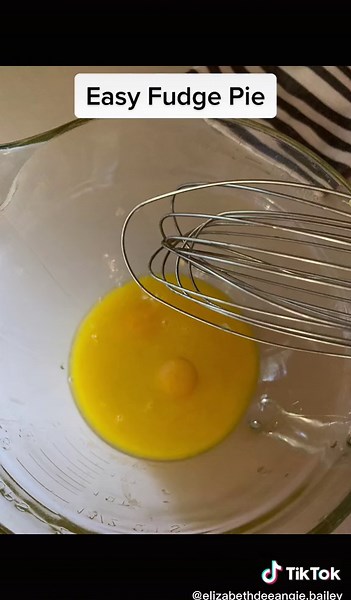 Easy Fudge Pie Recipe for Delicious Desserts