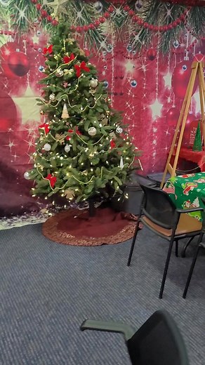 Horse-drawn sleigh rides & family photos with Santa.......Free! Come join TnT Real Estate Pros this Sunday from noon till 4pm. Let me know if you're interested and I will DM you the location. | Tod Hall