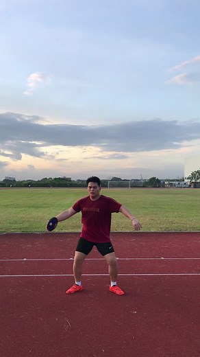 Non reverse throw #discusthrow #shotput #trackandfield #training