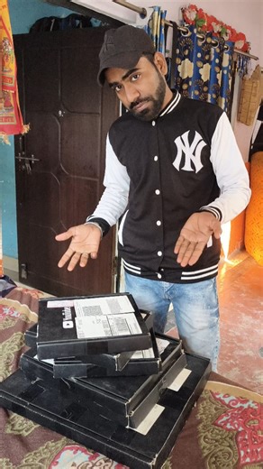 Ram Vikas on Instagram: "What is the correct way to download videos? 😯 #youtubechallenge #youtubechannelgrowth #youtubevideos #youtubegrowth #youtubetips #dailyfacts #viralvlog #trendingreels #tricks #youtubetips #explore #trending"