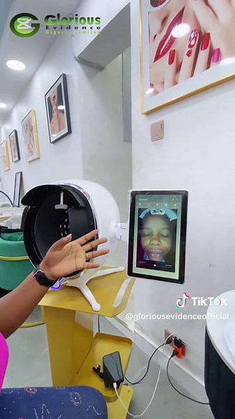 Comparativa de Analizadores de Piel AI Bitmoji