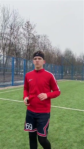 Would you like to have a translator like this? 😆 #shorts #football #futbol #football #sport