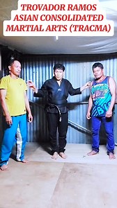 333K views · 3.1K reactions | Basic defense of two attackers move quickly and wisely to protect your self #tips #tutorial #technique #defense #motivation | Reynaldo L. Soylo | Facebook