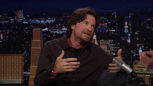 Jason Bateman Calls Taylor Swift "Very Impressive;" Talks Insane Beard Growth for Black Rabbit