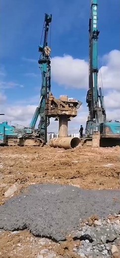 casing oscillator on drilling rig #casing #boredpile #piling #deepdrilling #oscillator #drillrig