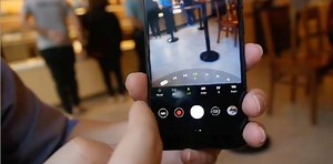 Masih penasaran apa saja yang ada di box pembelian ZenFone Max Plus M1? Tentunya kamu juga ingin tau ada apa saja sih yang baru. Berikut video unboxing dan short review dari rekan media TrendingTek mengenai ZenFone Max Plus M1. Simak videonya berikut ini. Gratis! Zenfone Max Plus M1 baru. Hanya dengan berlangganan paket pulsa dan internet bulanan Indosat mulai harga Rp 189,000. Dapatkan toko Erafone dan gerai Indosat terdekat. Info lengkap : http://bit.ly/PromoErafoneXIndosat Harga ZenFone Max P