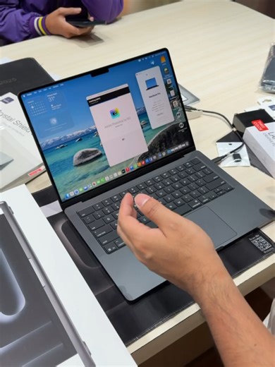 🎉Update តម្លៃថ្មី សម្រាប់ MacBook Pro M5 🥳 ជាមួយការថែមជូនរហូត 5មុខ បន្ថែម🥰
