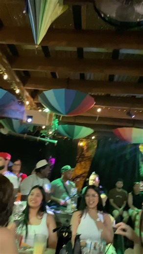 LIVE IN A DOMINICAN RESTAURANT IN RALEIGH NC!