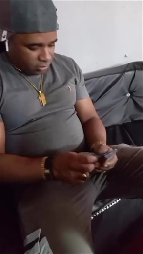 el famoso cheque con dinero en mano listo para la batalla jijiji 😃