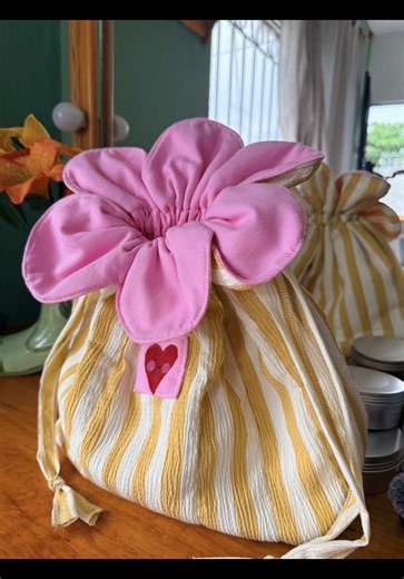 Hola nenaaaa tutorial de la bolsita más linda 🌸🌸🌸 Te comparto tutorial 🌸 Parte 1 #emprendimiento #hechoamano #emprender #emprendedoras #totebag