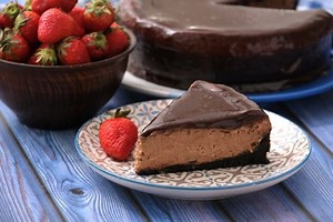 Chocolate Cheesecake: the easy dessert recipe for a decadent baked chocolate cheesecake