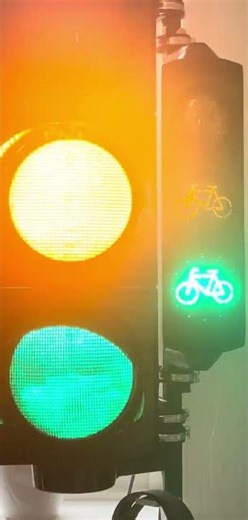 @SwarcoTrafficSystems Futurled6 LED Module in @yunextraffic Signalgeber und Futura mini (40 Volt)