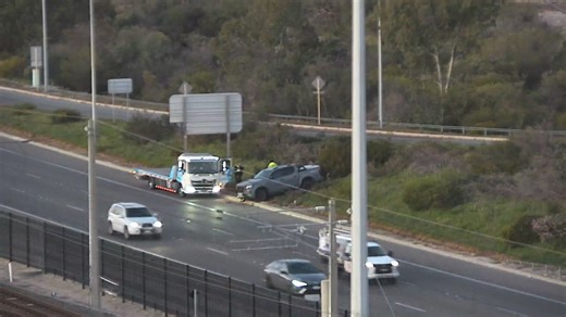 22K views · 81 reactions | CLEARED Traffic flowing VEHICLE RECOVERY – KWINANA FREEWAY NORTHBOUND AT BEELIAR DRIVE, SUCCESS Left emergency lane blocked Towing service on site No traffic delays, proceed with caution #perthtraffic Follow us on X @Perth_Traffic and Instagram @perthtraffic | Main Roads Western Australia | Facebook