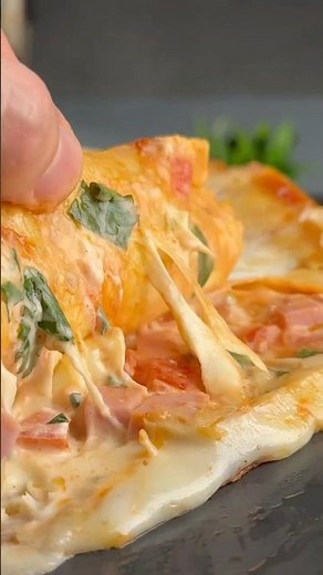 HOW TO MAKE A CRISPY TOMATO AND CHEESE TORTILLA!