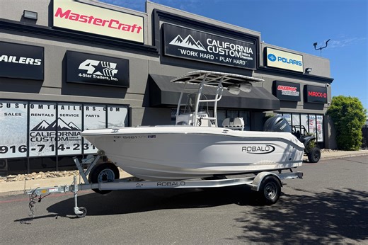 Used 2025 Robalo R180 Center Console, 95624 Elk Grove - Boat Trader
