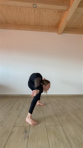 mariathecontortionist on Instagram: "Proving I do have a backbone — a very bendy one;) 🌀 #contortionist #contortion #flexibility #gymnastics #goviral #sportgirl #bendy #sportmotivation #art #training #sport #foryou #ruppelbackbend #flexible #contortionpose #twist #contortion_post #contortiontraining #contortionpractice"