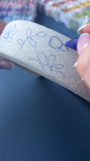 I enjoyed this! I found the plain hair band for my daughter, the perfect size and colour for adding some embroidery. The knots are on the top of the fabric and I’ve covered them with the stitches. After stitching I’ve created a knot and hidden the ends under the design trimming close to the embroidery. I really hope you like it! #reverseappliqué #appliqué #upcycledclothing #upcycledfashion #embroideredflowers #embroideredclothing #embroidereddenim #embroideredclothes #embroideredflorals #learnto