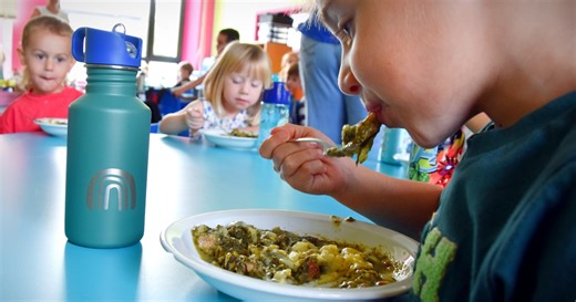La fin de la gratuité des repas chauds à l'école touchera directement près de 500 enfants à Mons: "Socialement très dure et profondément injuste"