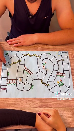 Jogo de Tabuleiro da Cobrinha para Casais