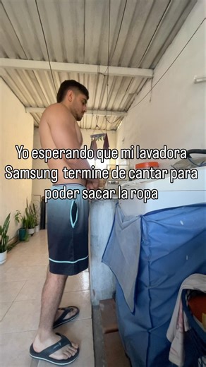 Yo esperando que mi lavadora termine de cantar