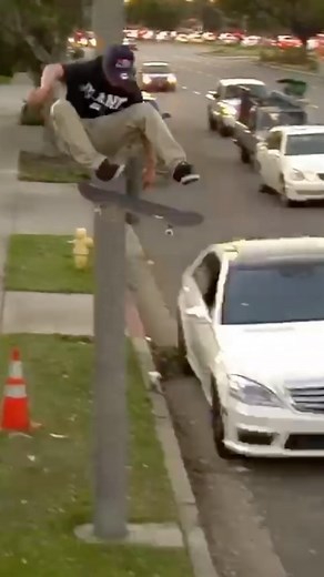 Tree spot🤷🏼🛹 • • • #ryansheckler #shecks #skateboard #skateboarding #fyp #reels #reelsinstagram #skateboardingisfun #love #fun ## | Ryan Sheckler