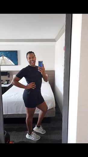 moments I've felt amazing about my self! gotta find that again #canigetadingding #dingding #houseofplenty #selflove #innerconfidence #keeponkeepingon