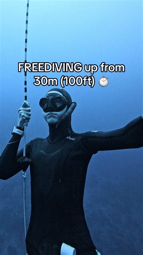 How long does it take a freediver to swim up from 30m (100ft)? Let’s find out! 🤿🌊 #freediving #girlsthatfreedive #freedivetraining #oceanlover #linetrainingfreediving