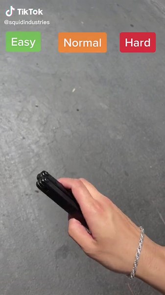 Comment if you know what tricks Jelly is doing! #extrahard #hardmode #skills #toy #tricks #notaknife #fyp #foryou #flip