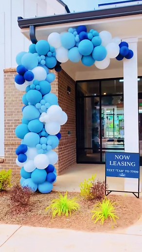 Creating Stunning Blue Balloon Decor | Balloon Arch Tutorial