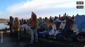 These volunteers drove 750 miles to feed Thanksgiving dinner to DAPL protesters | NowThis