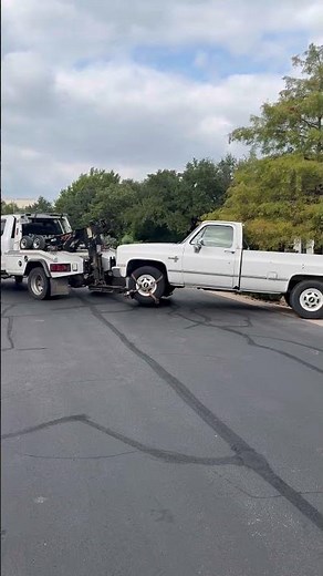 1986 Chevrolet Silverado C20 Please like and subscribe to my channel.
