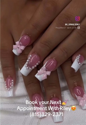 Book Your Next Set with Riley 😍 She’s now Serving 💅 @ The Hair Cafe Suites in Joliet! 📞(815)329-2371 Save 20% Off this Week Only!💅💅💅 @Robyn On Hair!