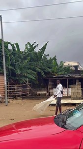 263K views · 11K reactions | Ça fait tellement du bien de voir ces mamans sourire. Impossible de ne pas penser à quoi aurait ressemblé la mienne aujourd’hui. ❤️ Le marchand de sourire Ep01 | Tabouret Gang | Facebook