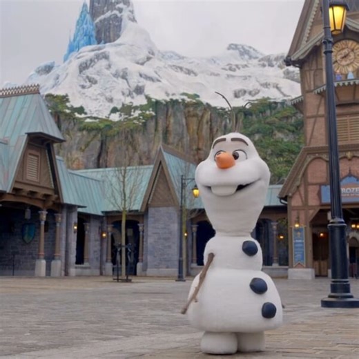 Disney Reveals NEW Walking Olaf Animatronic | the disney food blog