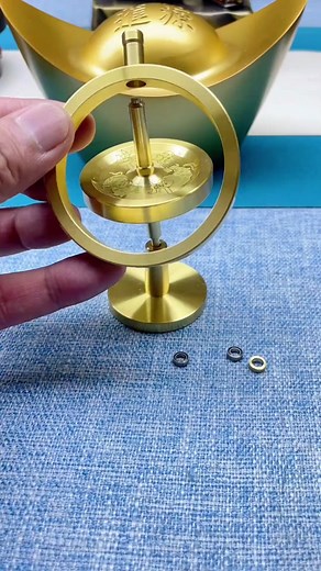 Cómo fabricar un giroscopio de metal
