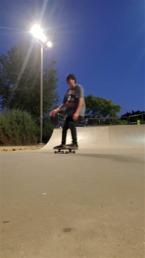 Skaters Gonna Skate oh tik tok saw it first . #Sk8ørDie #fyp #3tricksin1#fun #parksesh#entertainment