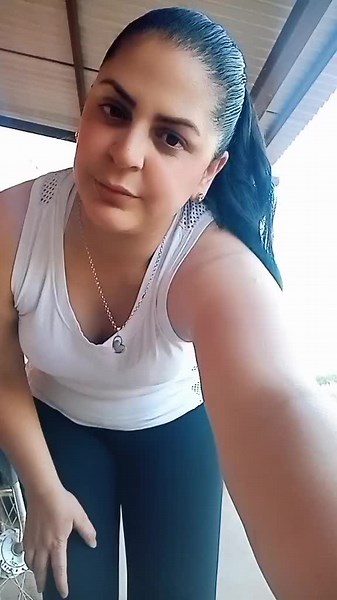 Hand Gesture Communication Techniques Explained