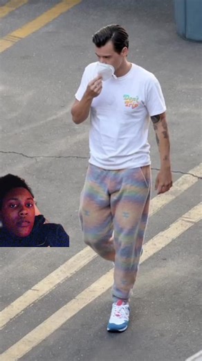 #greenscreen strangle me with that hair ❤️ @hshq #harrystyles #tpwk