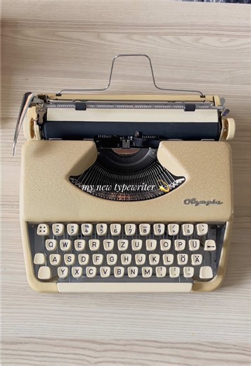 Exploring the Olympia SF Typewriter Experience