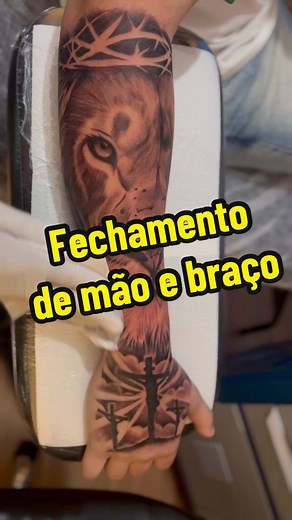 Tatuagem: Fechamento de Mão e Braço