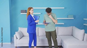 The tenant signs the contract with the realtor for the house. House rental agreement.