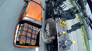 Qui a dit que la « science » était un sujet ennuyant ? Certainement pas nos ingénieurs et leur « Science du Pick-Up » avec des tests de robustesse plutôt…farfelus ! :) | Ford France