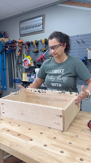Easy DIY drawer boxes. This is my favorite way to build them quick and easy and strong! 💪🏼 #woodworking #woodworkingtips #beginnerwoodworking #woodworkingproject | The DIY Life with Anika