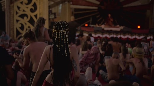 As another festival season starts, we bring back the beautiful project UNITE - Let the Music Unite Us (Unite) 🌍 During the Covid-19 pandemic, many organisations from the psychedelic movement got together to share a message of unity, love and hope to the worldwide community. 🎵Artists; labels; agencies; festivals; VJs; developers; designers; promoters; and other professionals from the psychedelic and trance movements brought their talents into this collaborative project. The result was hundreds 