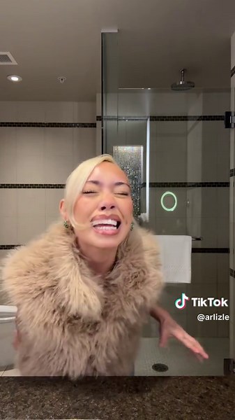 yall see how thick my hair looks in this ponytail :pppp | hair