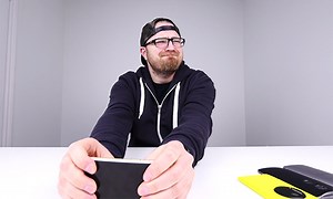 Follow-up 'Bendgate' video finds iPhone 6 less flexible than iPhone 6 Plus | AppleInsider