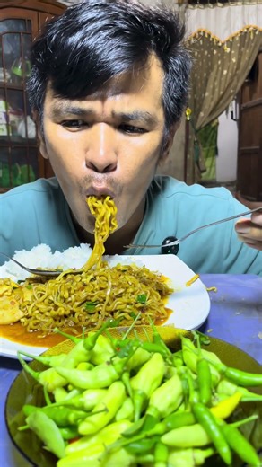 Disini Siapa yang suka makan mie pakek cabe rawit ? Kita sama he e