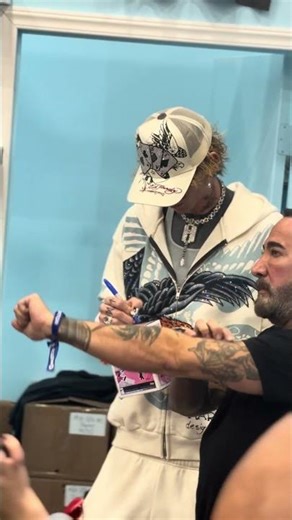 🎬 All Access USA x Ed Hardy | Machine Gun Kelly Signed Funko Pop 🔥 | Exclusive Moment