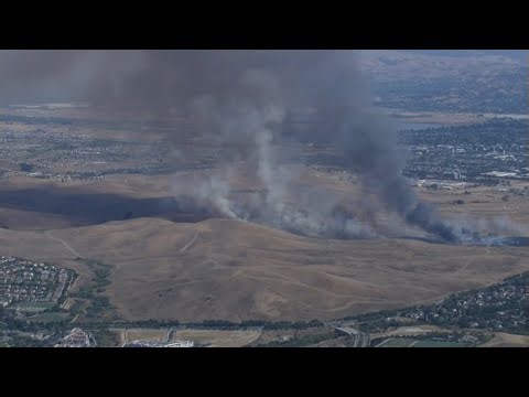Dublin, San Ramon fire burning close to homes grows to 40 acres -- LIVE